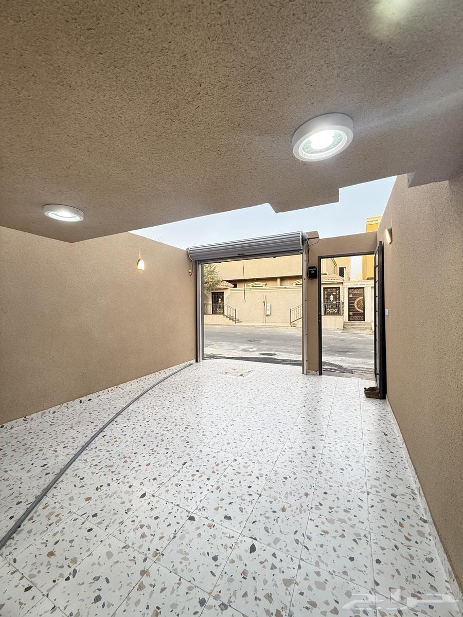 Second floor roof apartment for sale with annex and large car yard in Al-Khamees63612989922690111