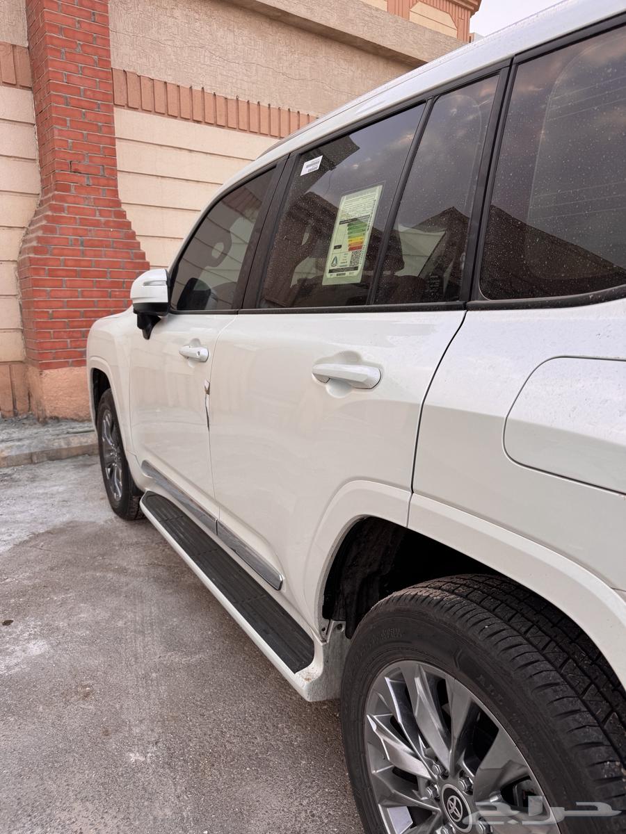 لاند كروزر 2024 رقم 2 ماشي 16الف مالك اول وكالة64312747675266113