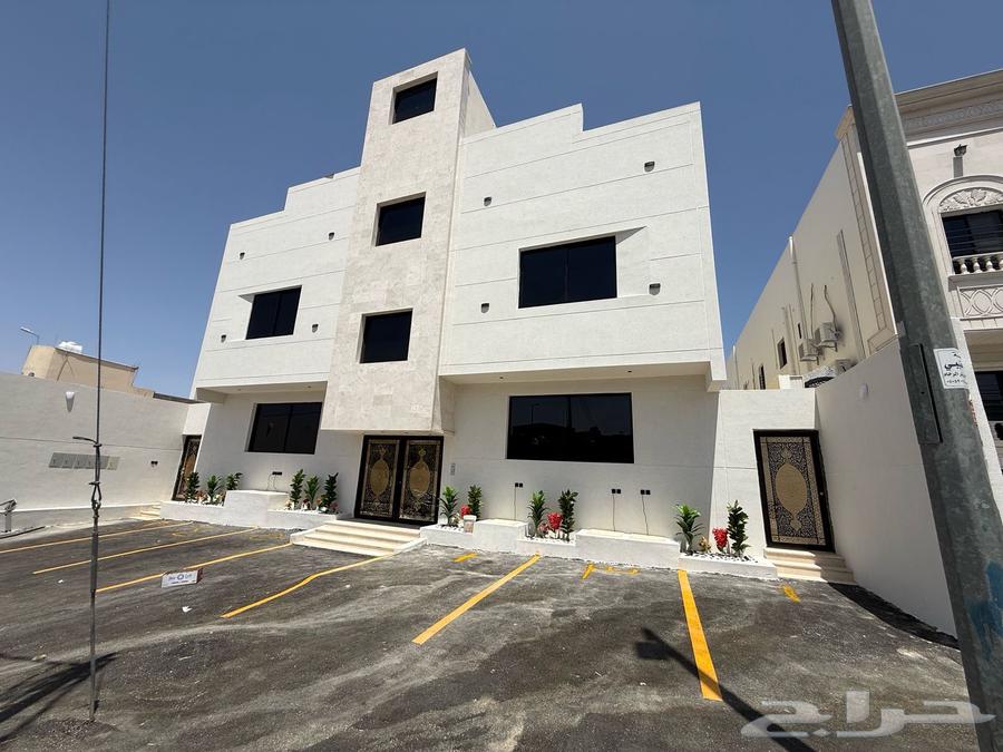 شقه تمليك للبيع مودرن في الواسط بحوش63612991709571110