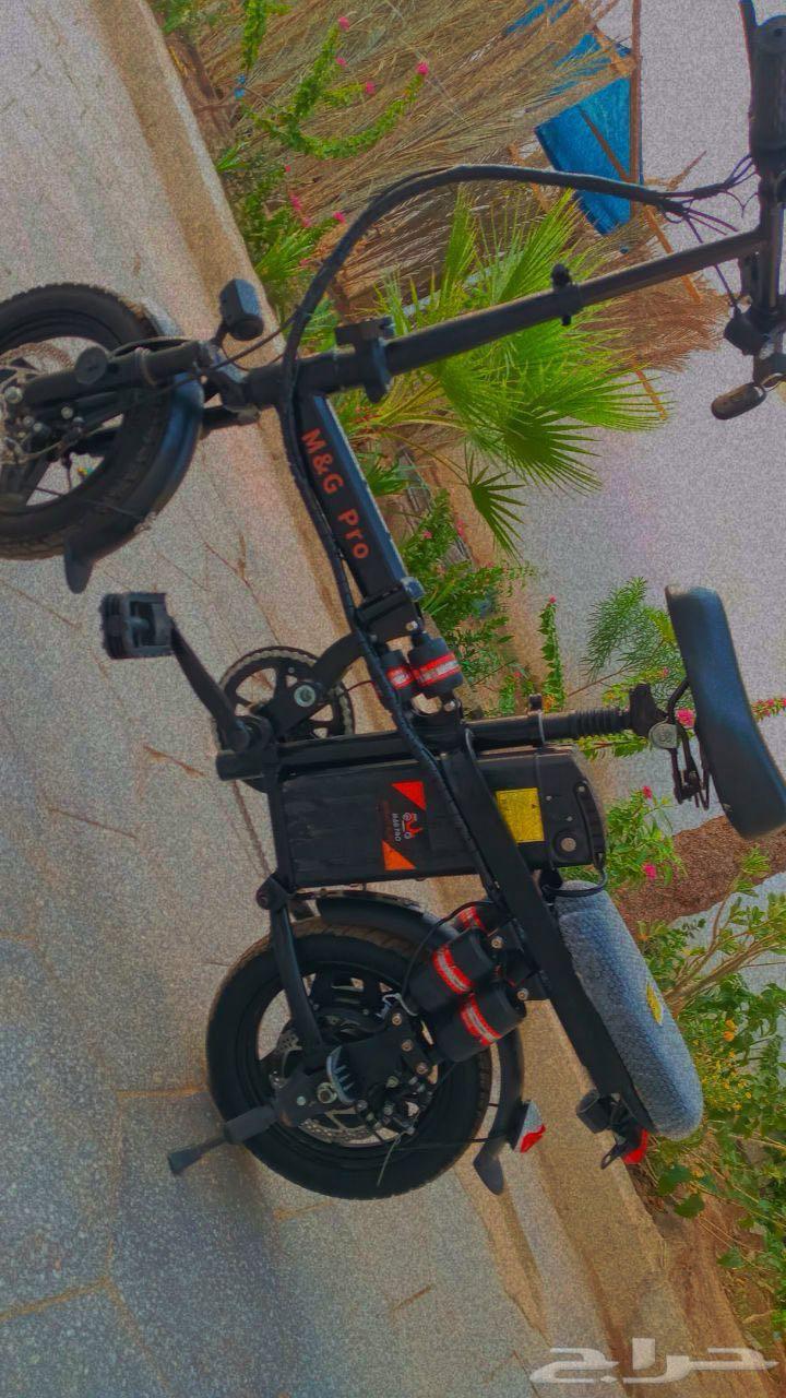 Original price scooter 1700 and with me 1200 negotiable64033774201474111