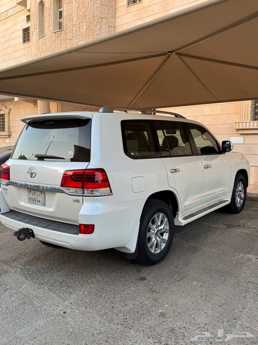 للبيع جيب لاندكروزر GXR 201664325413979010110