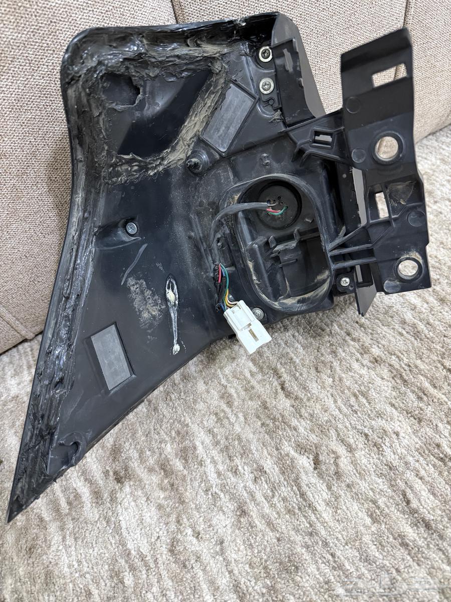 اصطب ركن خلفي يمين جيب لكزس 570 بلاك ادشن64316827061122113