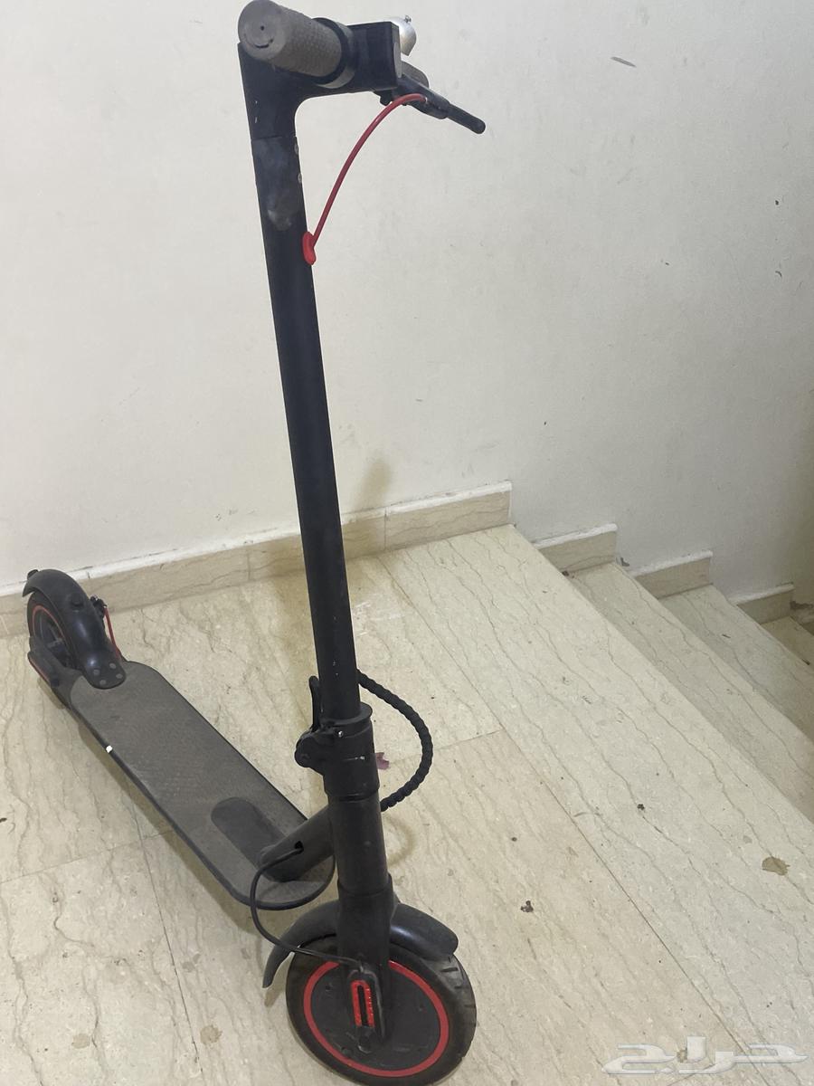 Electric scooter64042015690369110