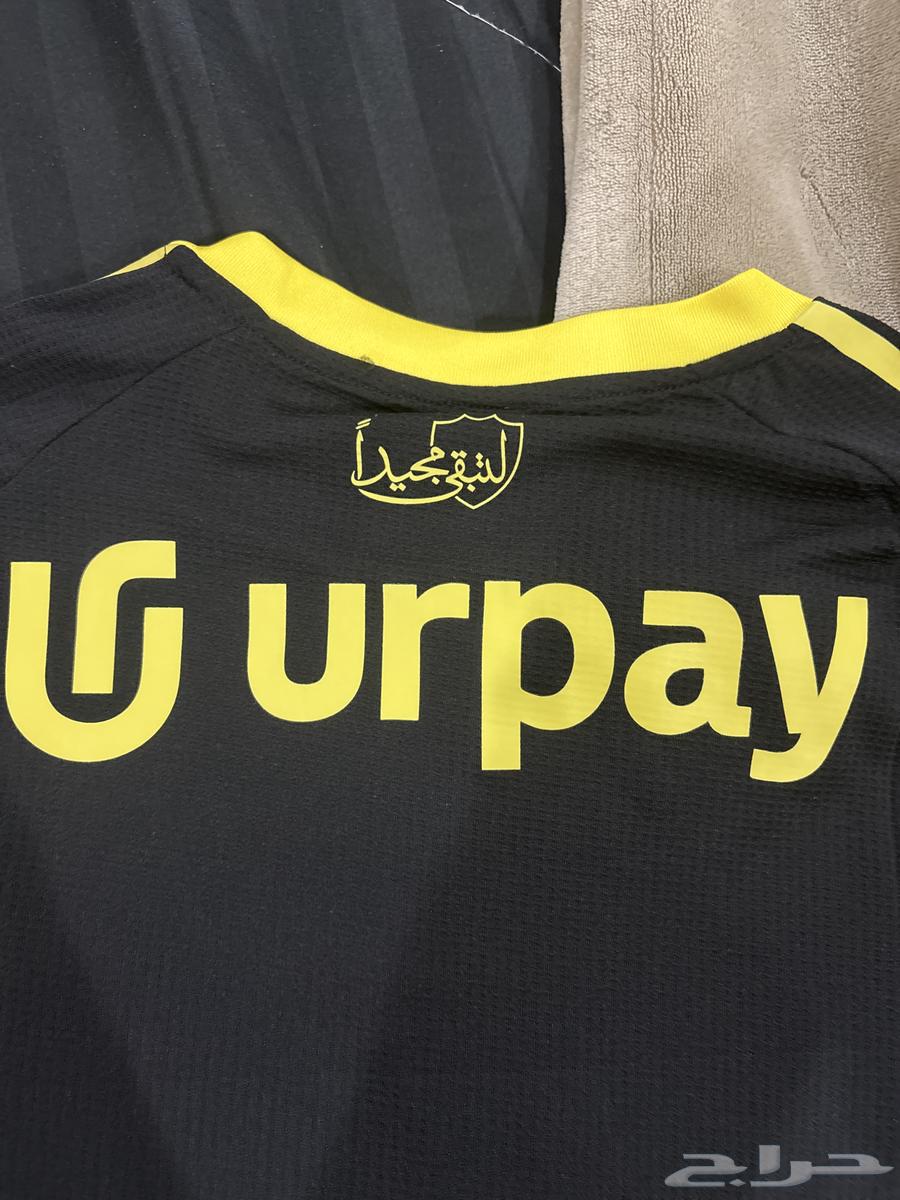 تيشرت النادي الاهلي الاسود والذهبي64056358809859113