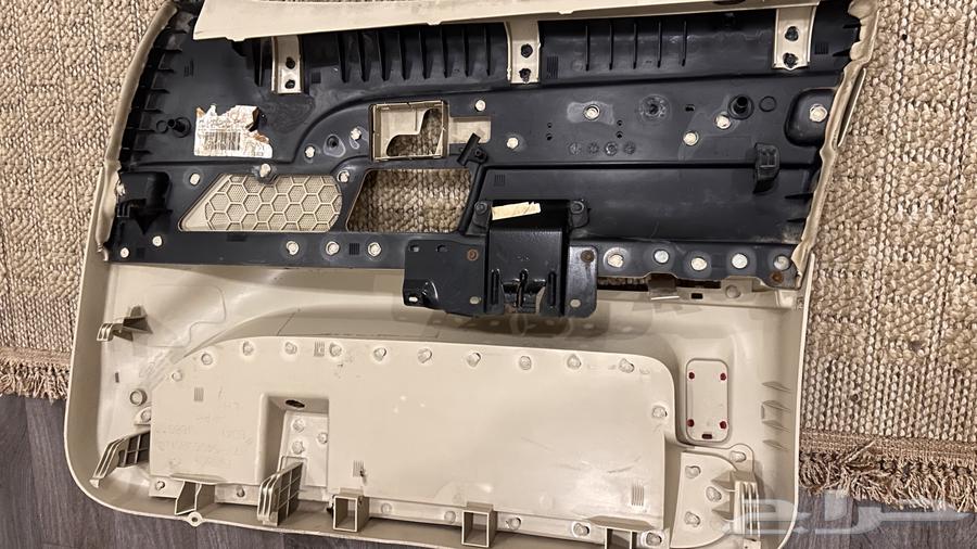 قطع فورد فكتوريا200764324888002818112