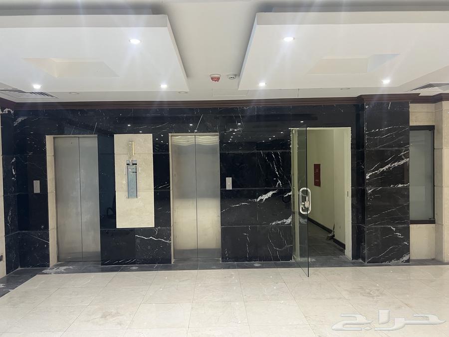 برج تجاري للبيع أو للإيجار طريق الخليج بكورنيش الدمام63612999817859113