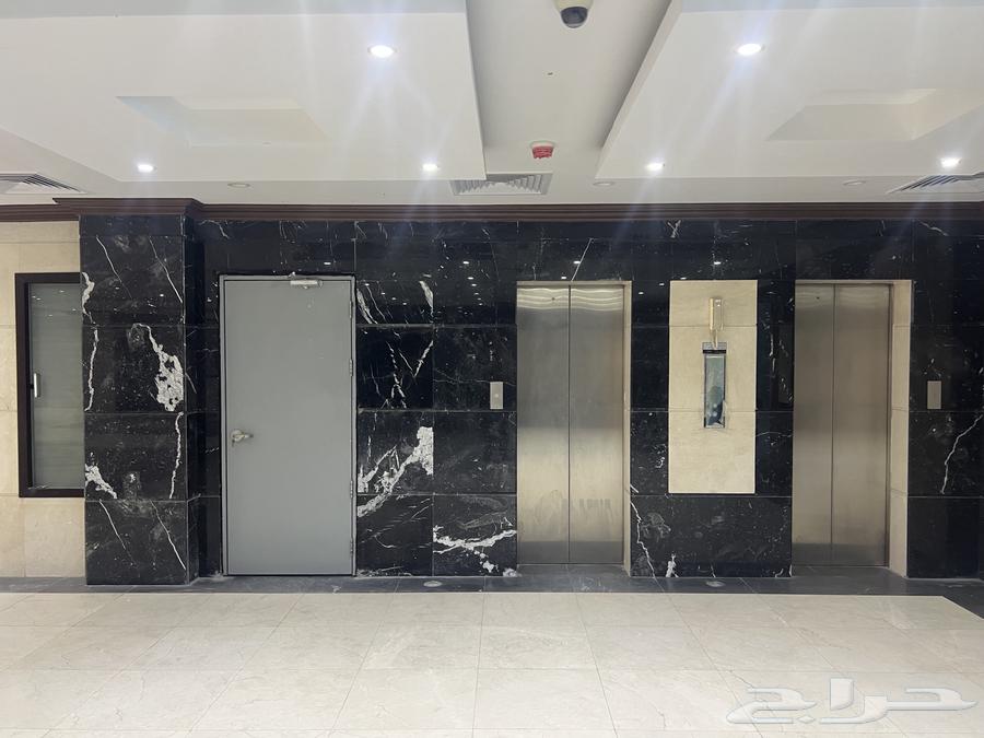 برج تجاري للبيع أو للإيجار طريق الخليج بكورنيش الدمام63612999817859112