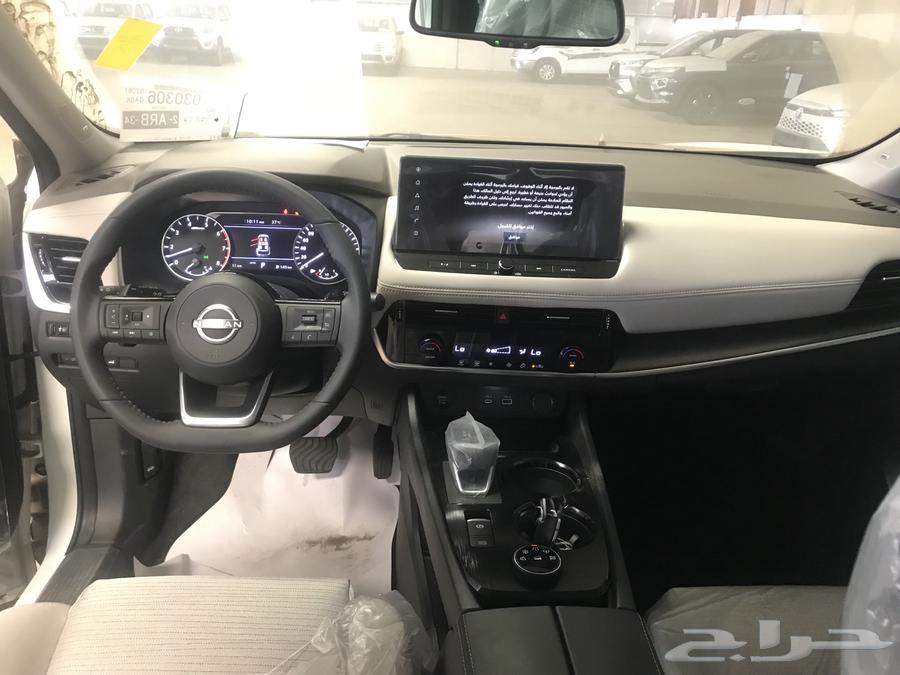 نيسان اكس تريل SV بلس 2025 بترومين ابيض ورمادي64319450162817114