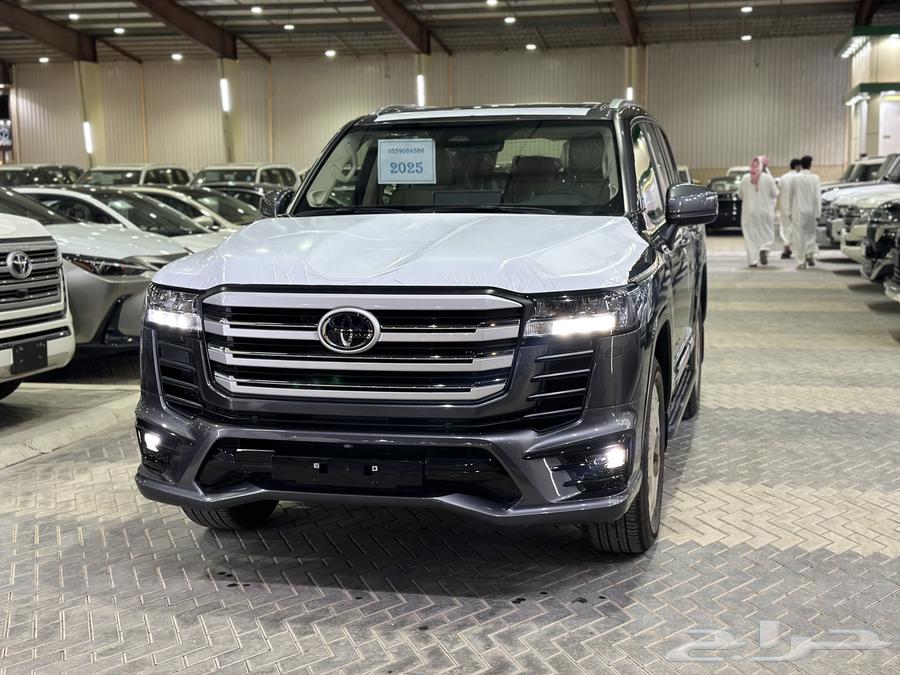 تويوتا لاندكروزر الموديل2025 فل كامل ورد الكويت عرض خاص64332153640705110