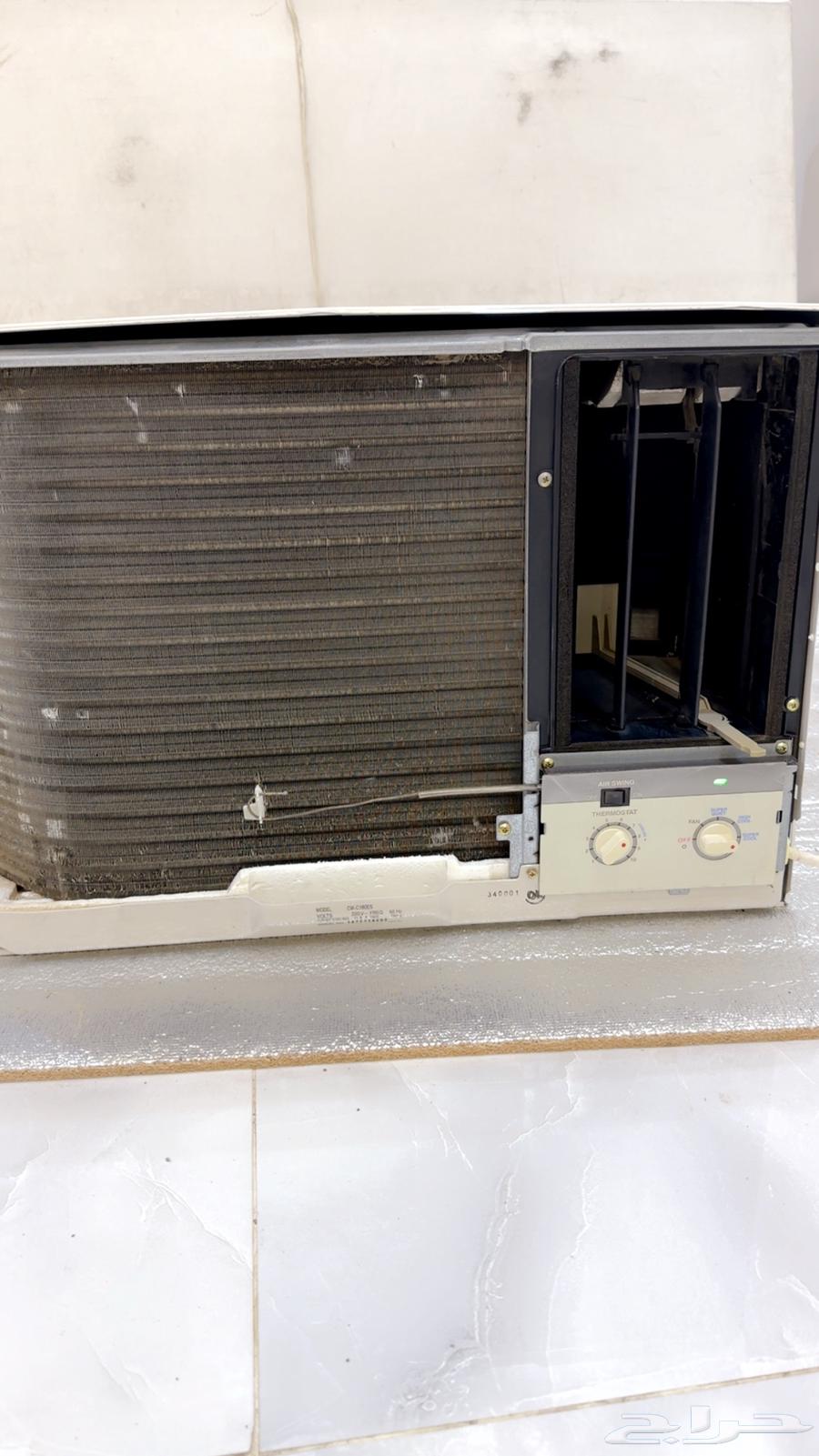 18-unit air conditioner. Clean National64067551816961114