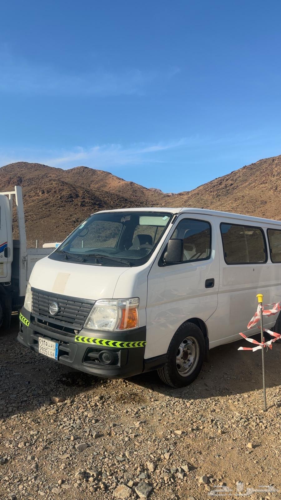 15-Passenger Bus for Monthly Rental and Daily Trips64328707938434110