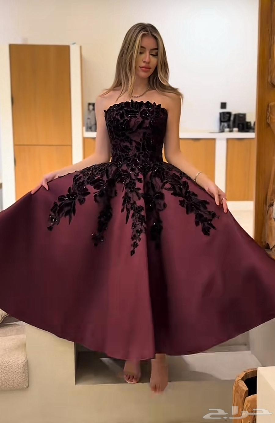 Off-the-shoulder dress worn for four hours, bought for 700, selling for 300, size S64065344039682112
