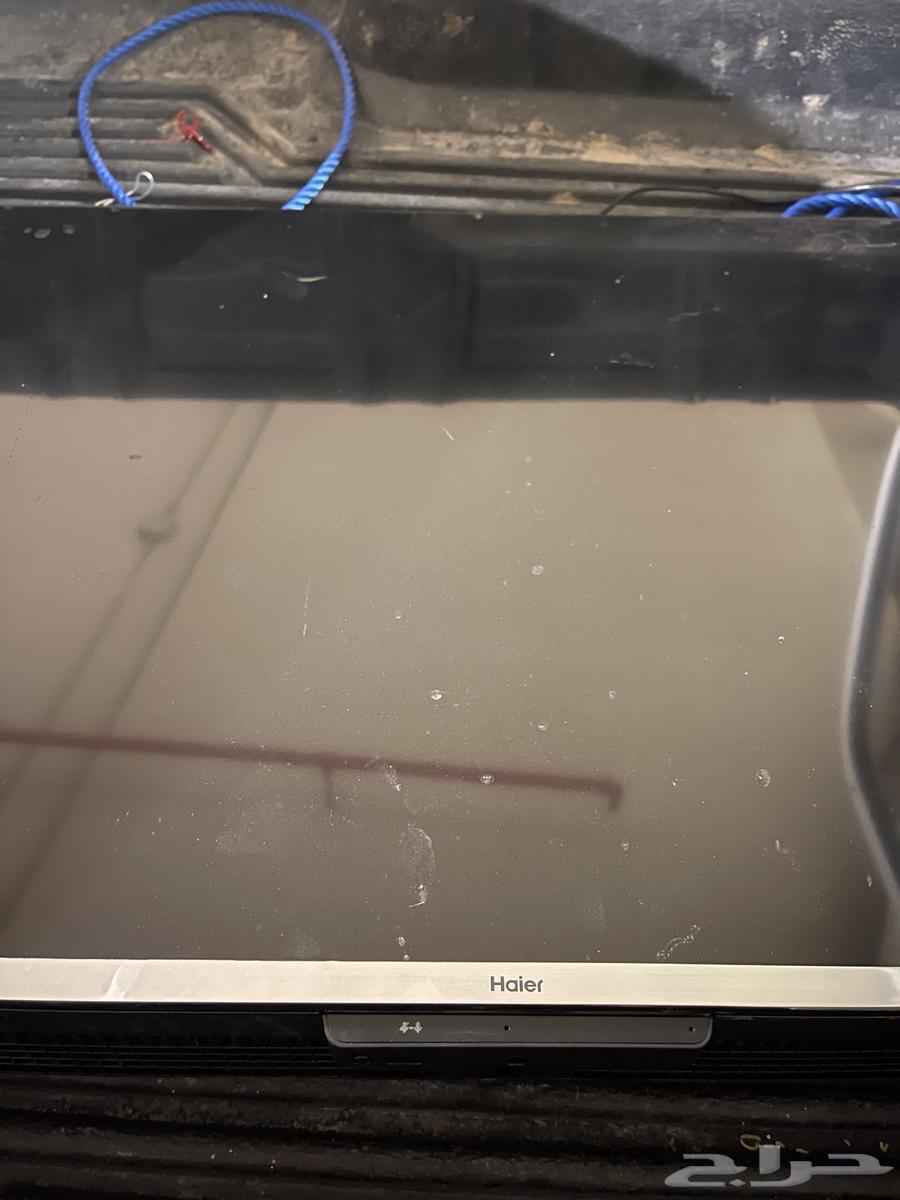 شاشه تلفزيونيه فيها كسر لاكن تعمل64328393367042110