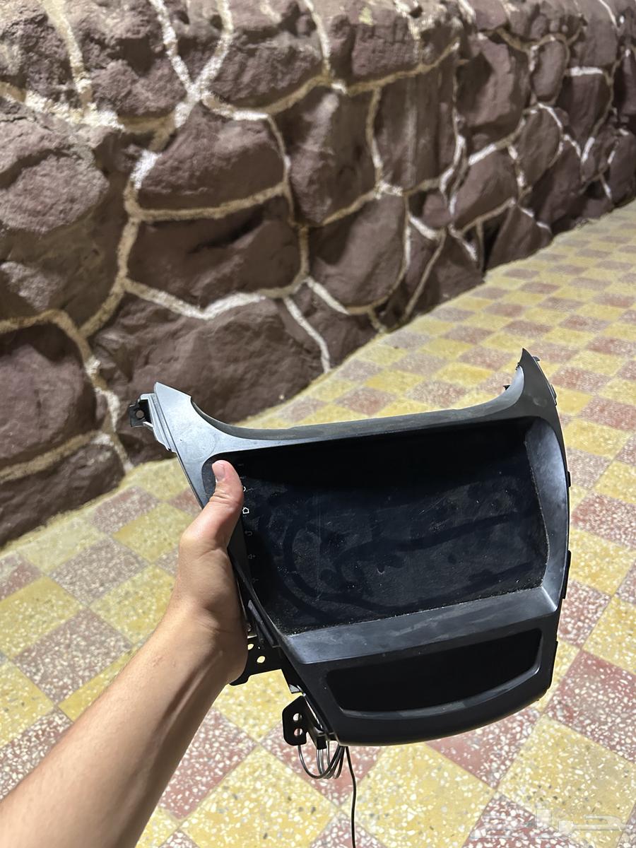 شاشة تركب على جميع السيارات وفيه يتيوب ونت فلكس وفيه تحميل64336543920130110