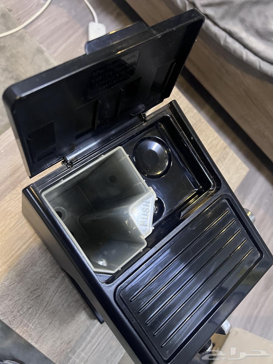 Espresso Machine and Small Refrigerator64058539014402112