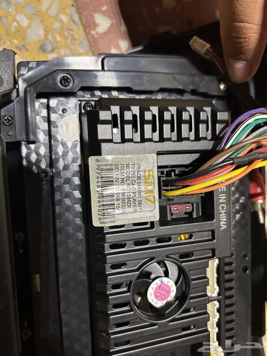 شاشة تركب على جميع السيارات وفيه يتيوب ونت فلكس وفيه تحميل64336543920130112