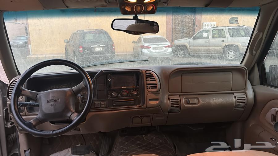 GMC Superb Van 1999, engine and transmission in good condition, has a minor front collision64336750918146114