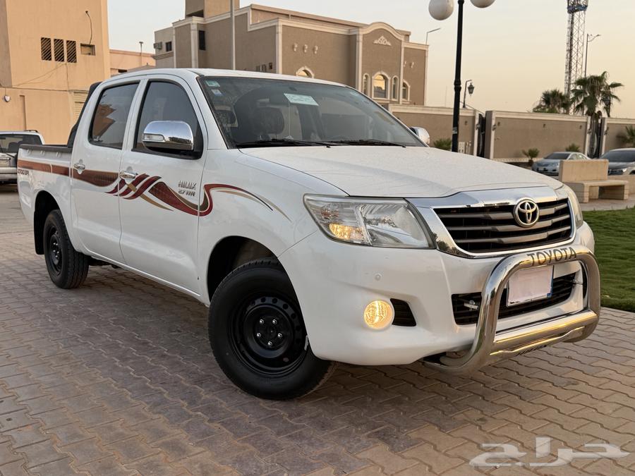 تويوتا هايلوكس 2013 غمارتين سعودي مخزنه نظيفه جدا64328049480321110