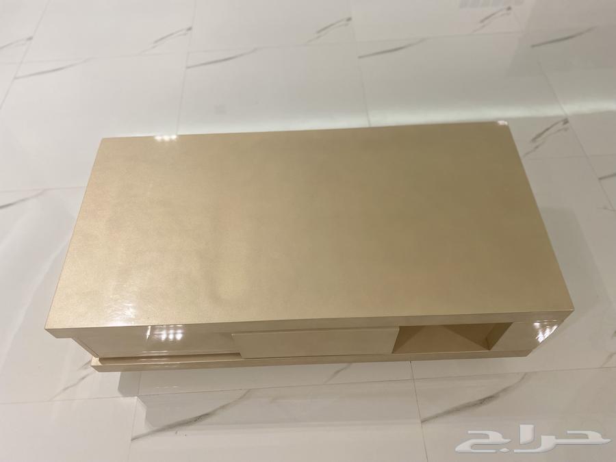 Coffee table and plasma64068096085123112