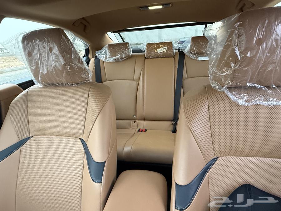 للبيع لكزس ES 300h 2023 نظيفة جدا64335410341506113