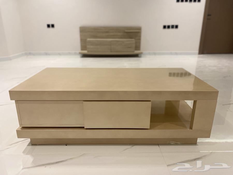 Coffee table and plasma64068096085123110