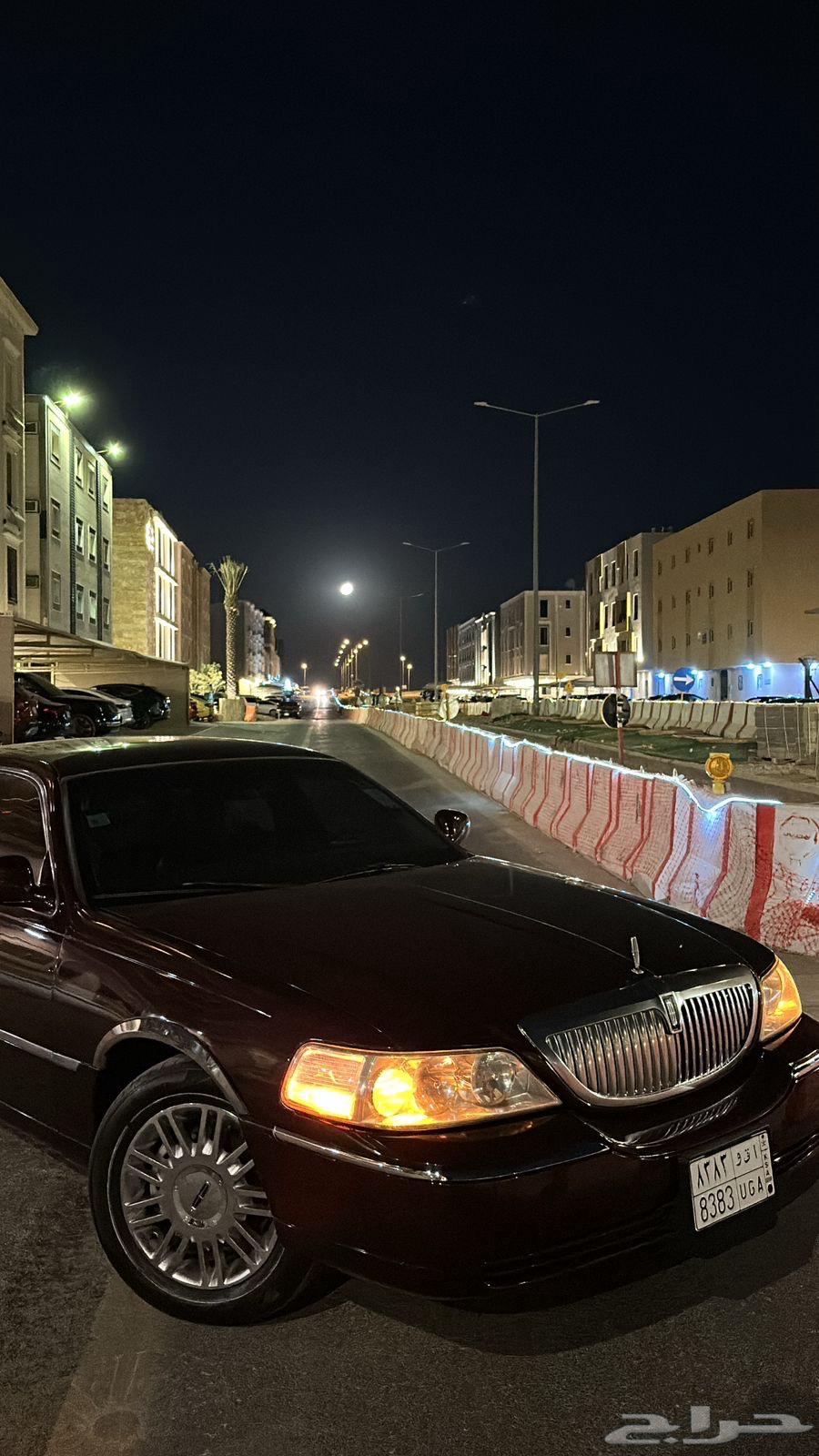 لينكون تاون كار 2006 executive L. (عنابي)64338436856961113