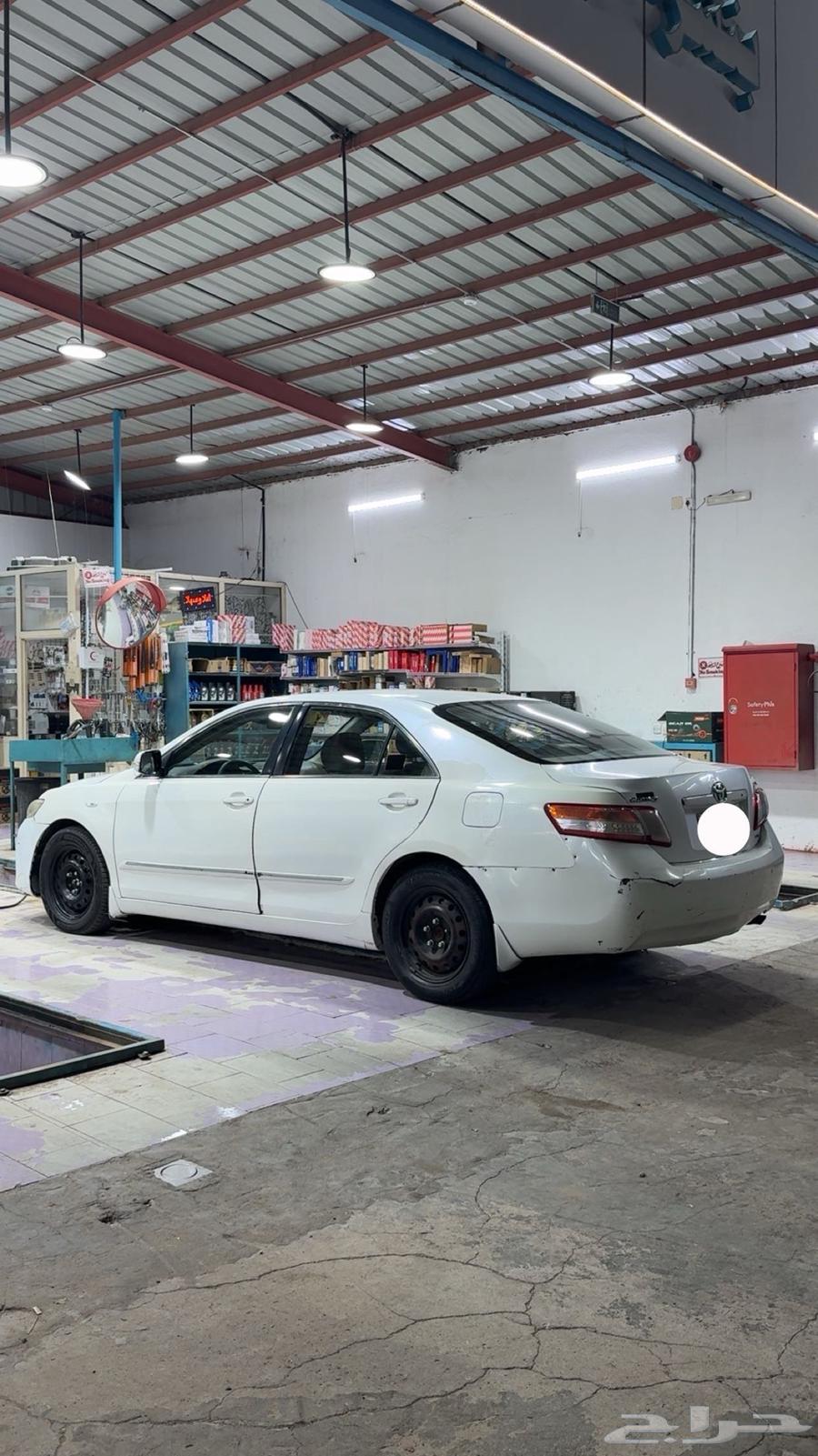 سلام عليكم اعرض لكم كامري 2010 قير عايدي التواصل خاص64345418464513112