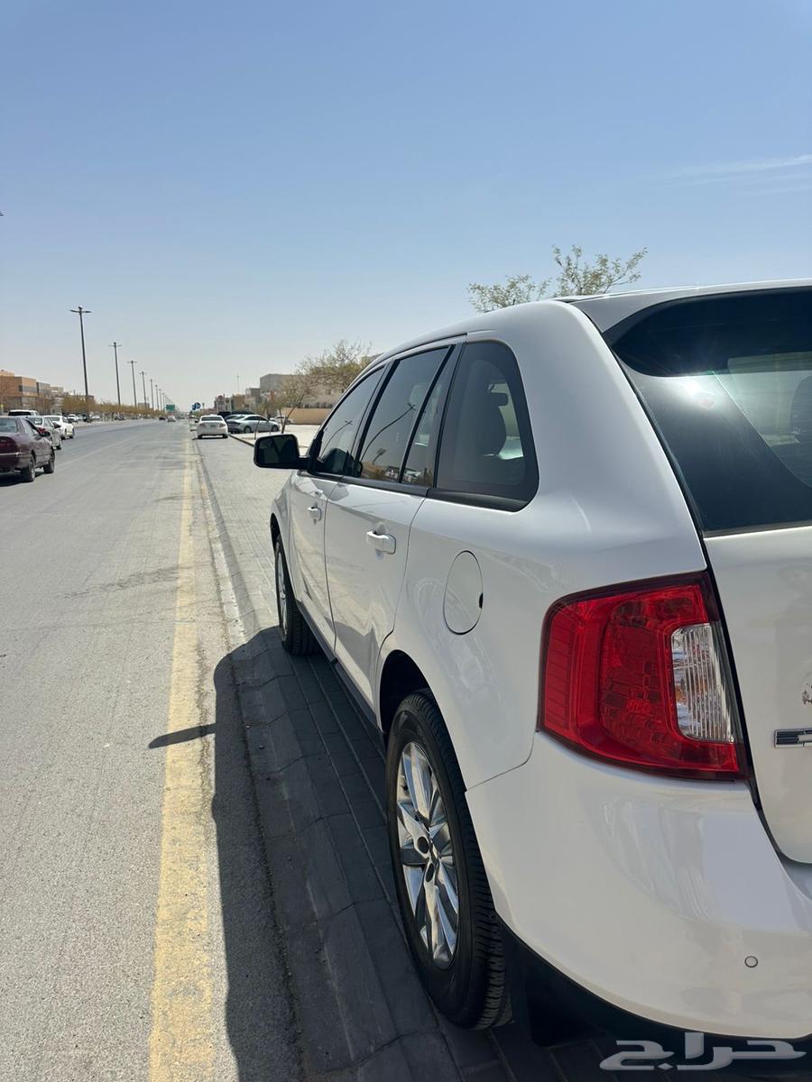 Ford Edge 2013, considering a clean alternative vehicle close to its price64341434008194113