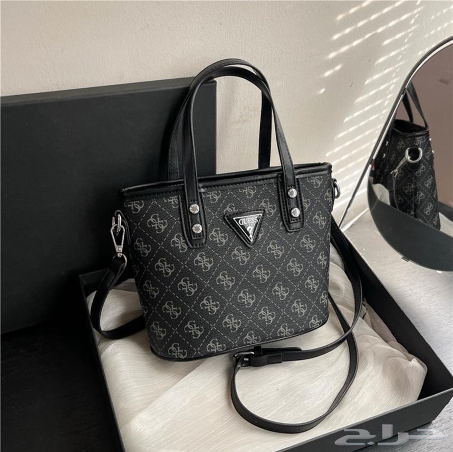 شنط نسائيه طبق الأصل ماركة جس GUESS64096654777345111