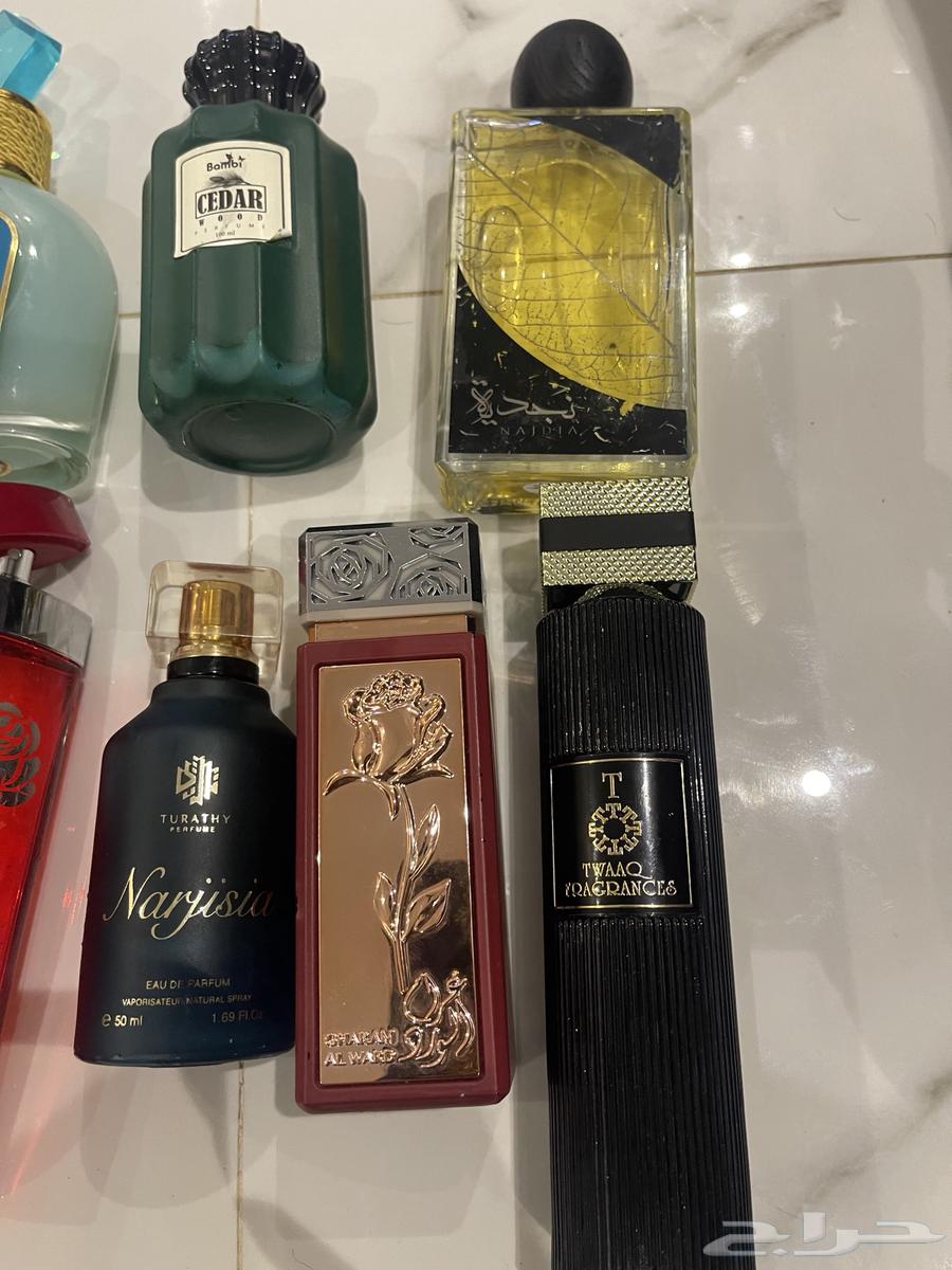 For sale 12 beautiful fragrances, both feminine and masculine, priced for negotiation64096784068867113
