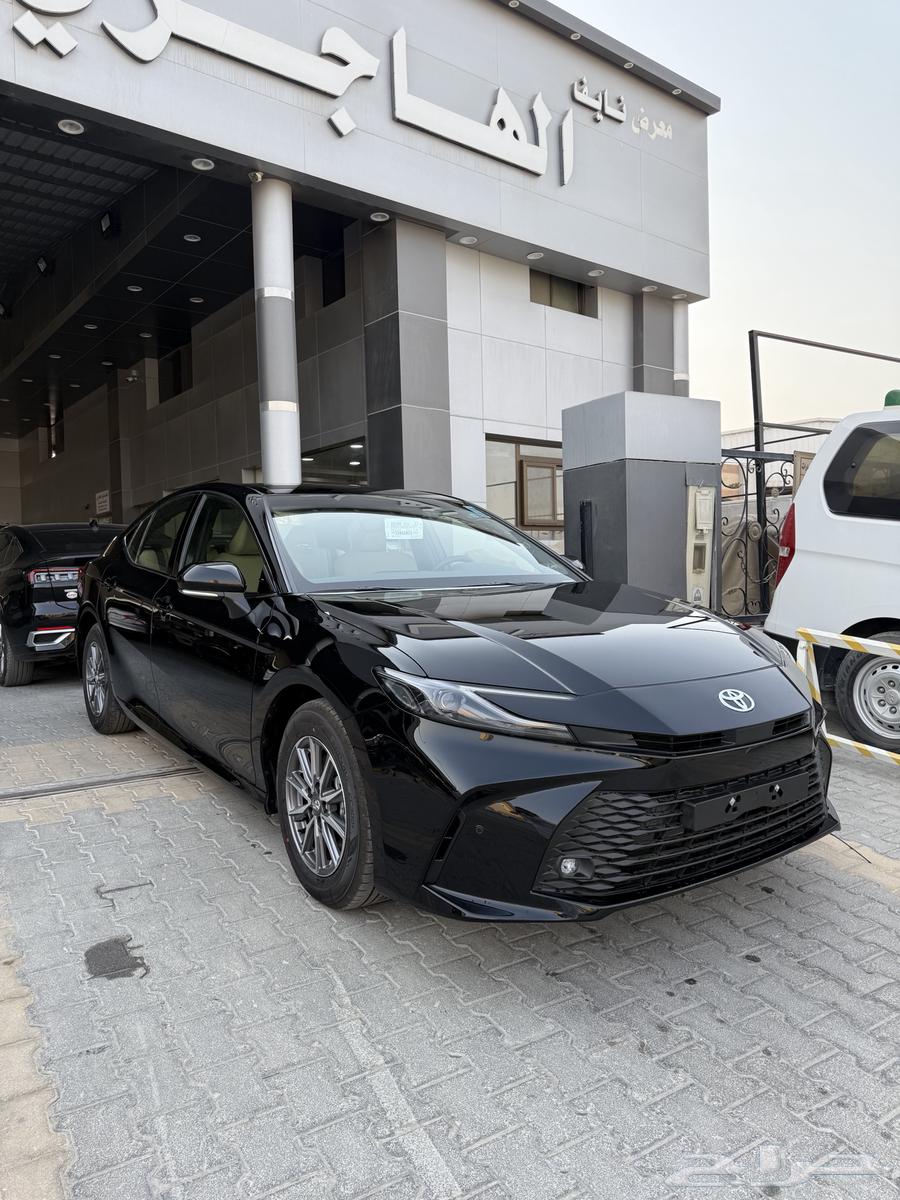 تويوتا كامري 2025 E اسود64340068137091110