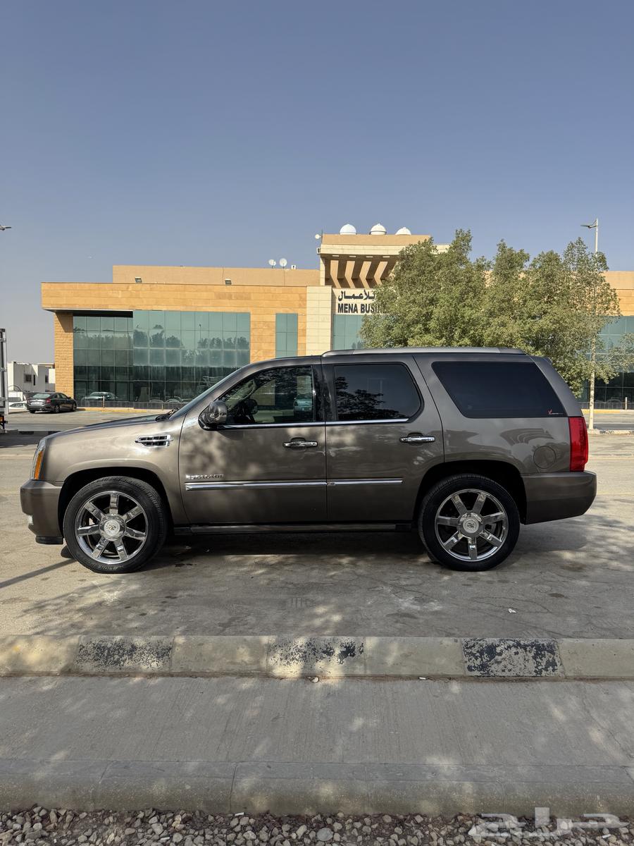 Cadillac Escalade Short Stored Driven 100k Clean64341931696515111