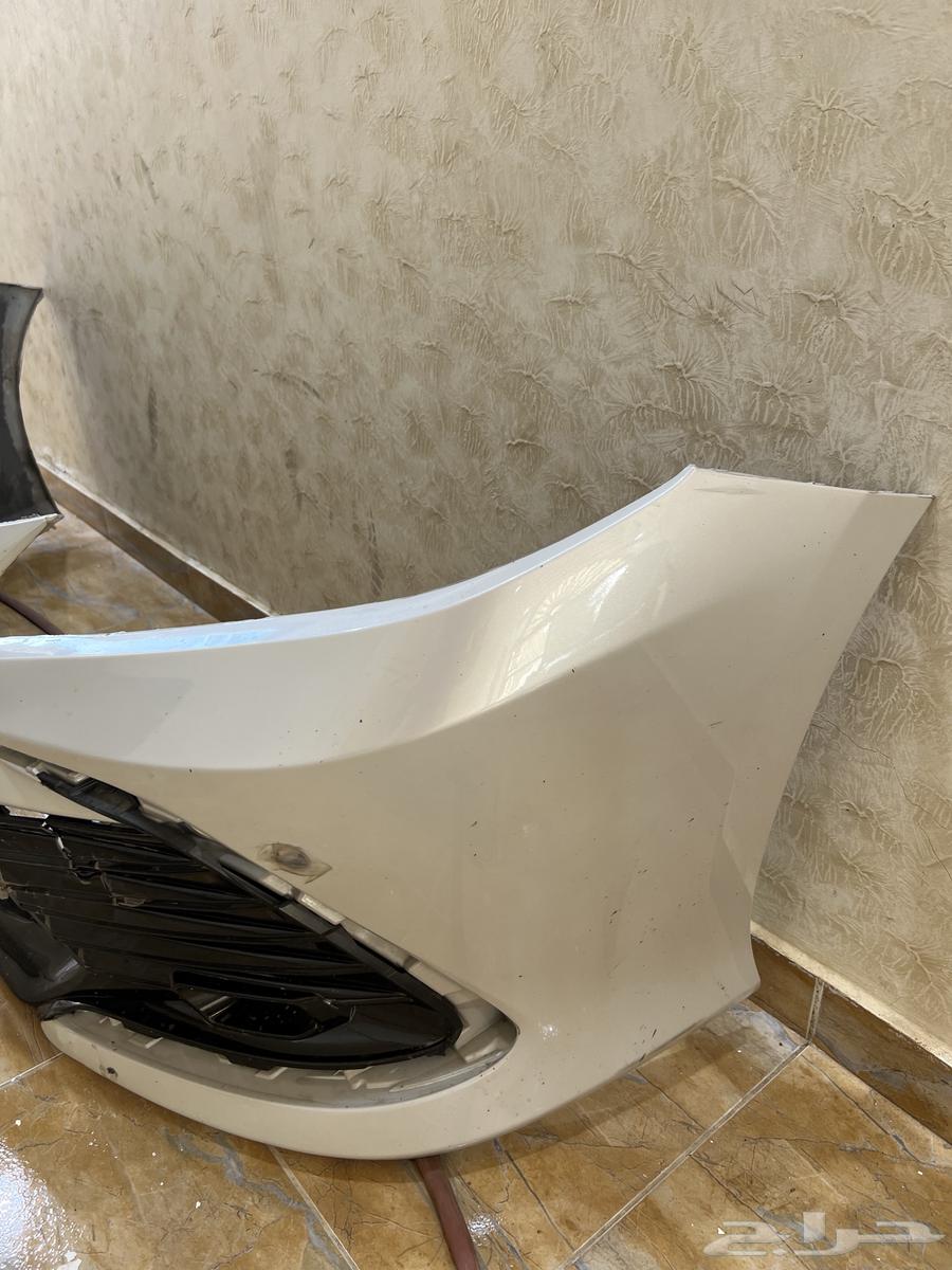 صدام كامري 2023 ابيض لؤلؤي مع الشبك وكالة64342713257345113