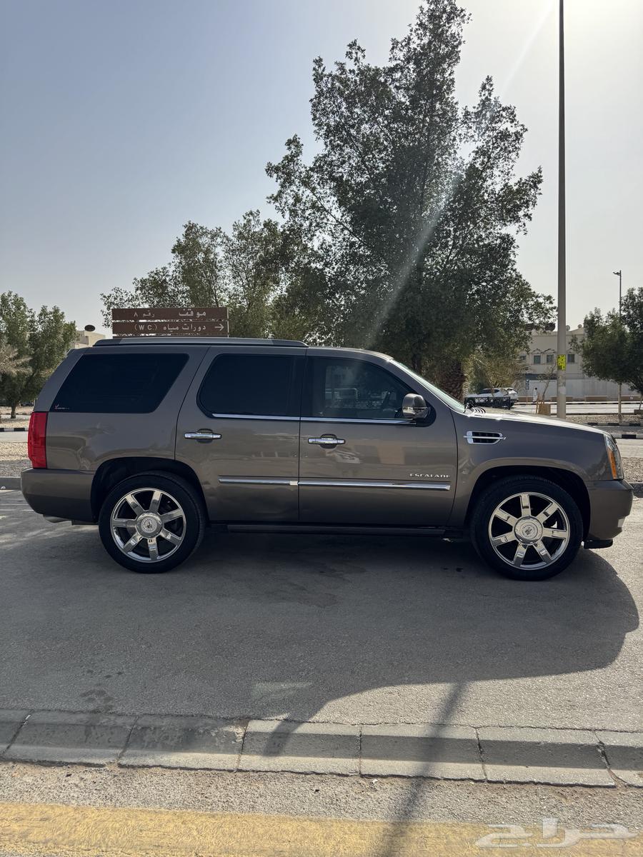 Cadillac Escalade Short Stored Driven 100k Clean64341931696515114