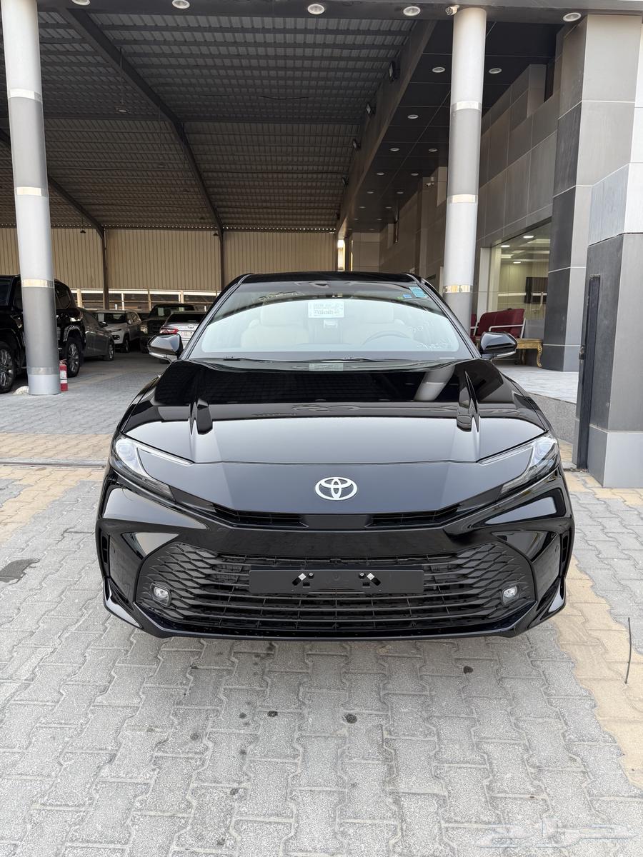 تويوتا كامري 2025 E اسود64340068137091111