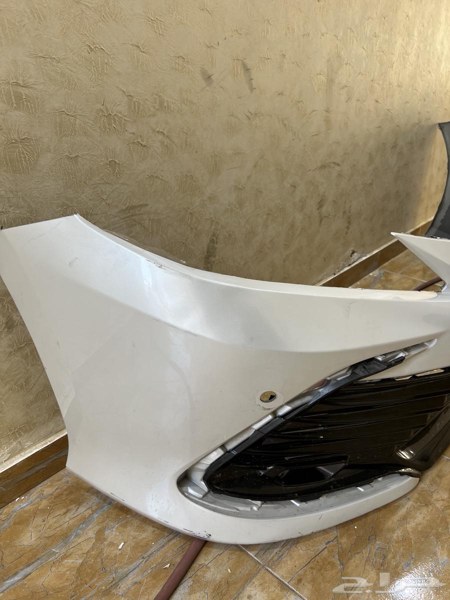 صدام كامري 2023 ابيض لؤلؤي مع الشبك وكالة64342713257345114