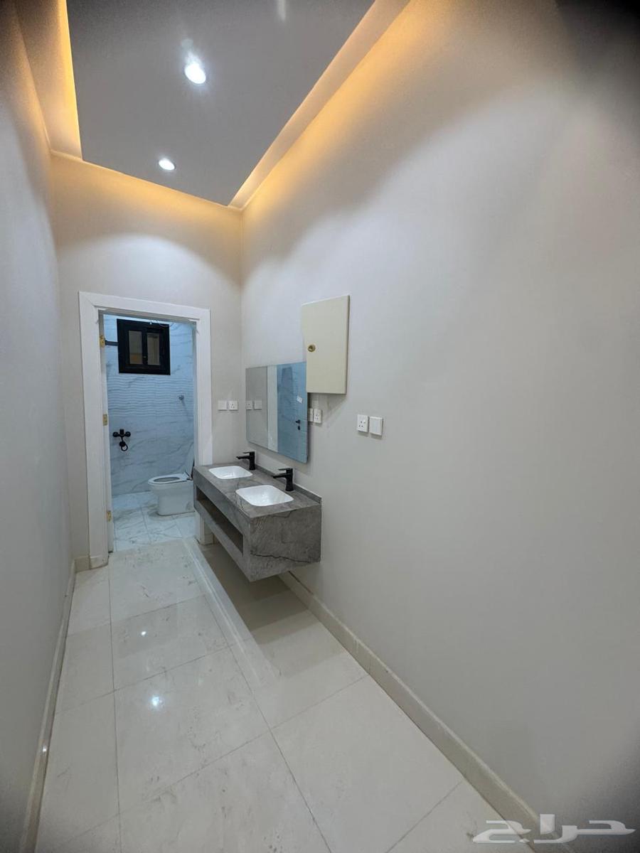 Three-story detached villa in Al Safa neighborhood63613010384898112