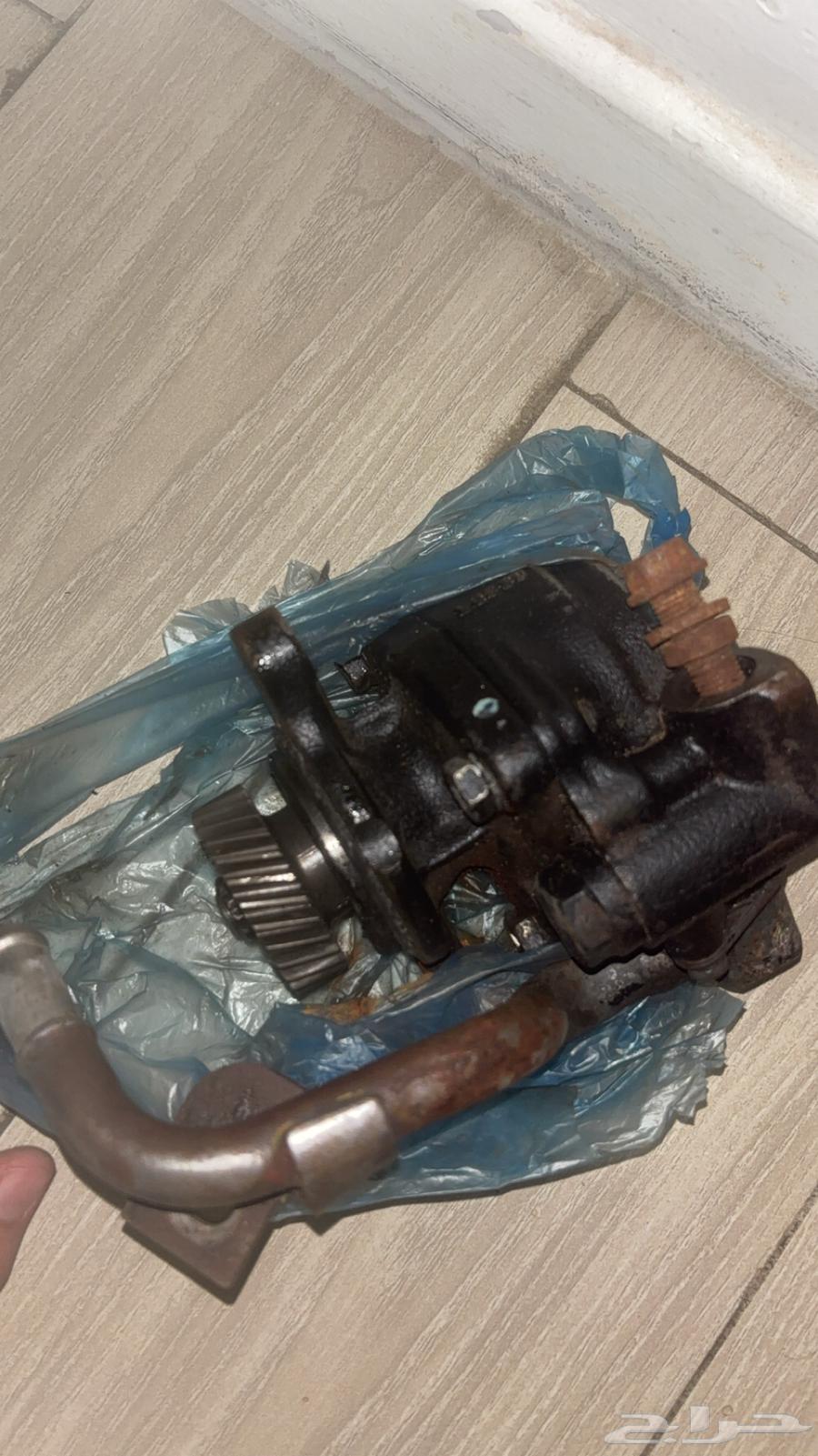 طرمبه زيت حق لانكروزر 96 اصلي وكاله أمورها طيبه64357586159107111