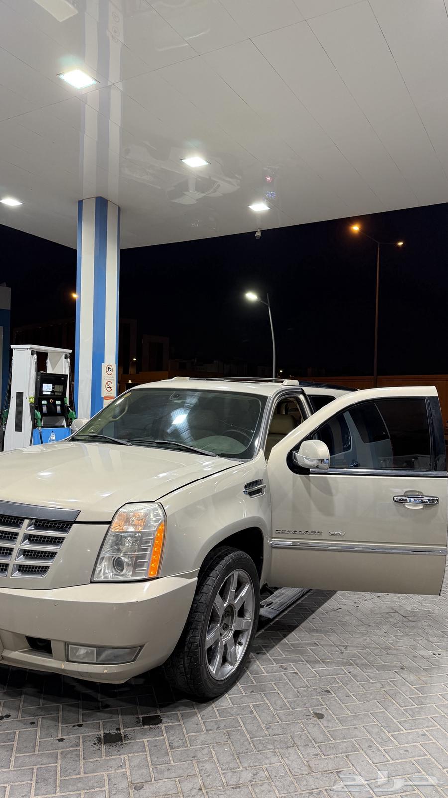 اسكاليد 2007 للبيع64357776956930112