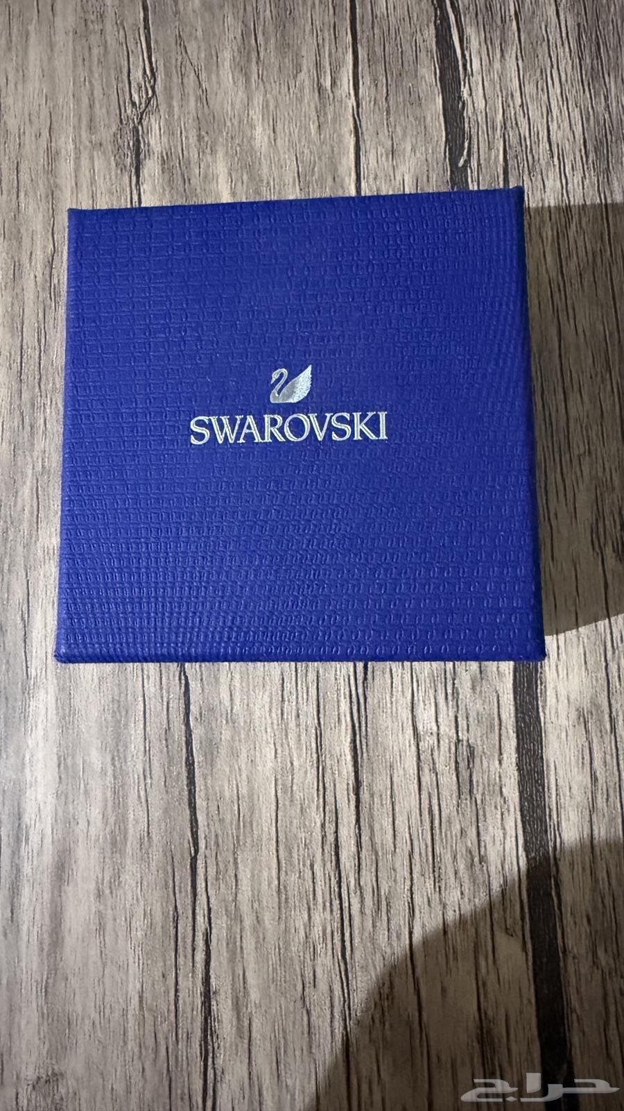 New Swarovski necklace, never used64118894362627110