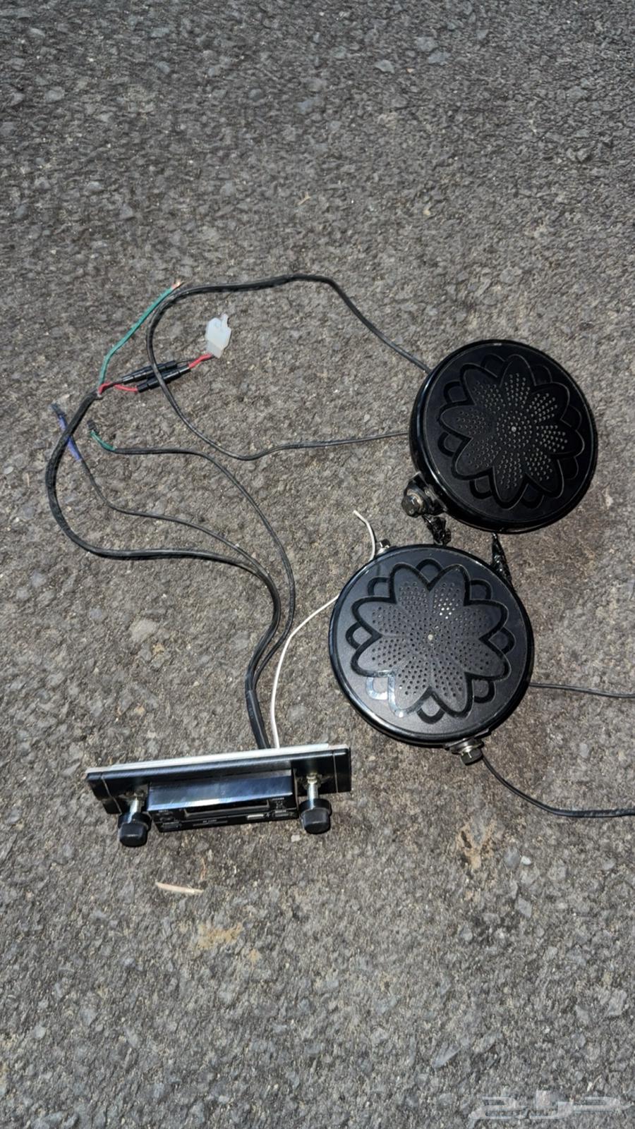 Tape recorder and Dawadib headphones64356938356483112