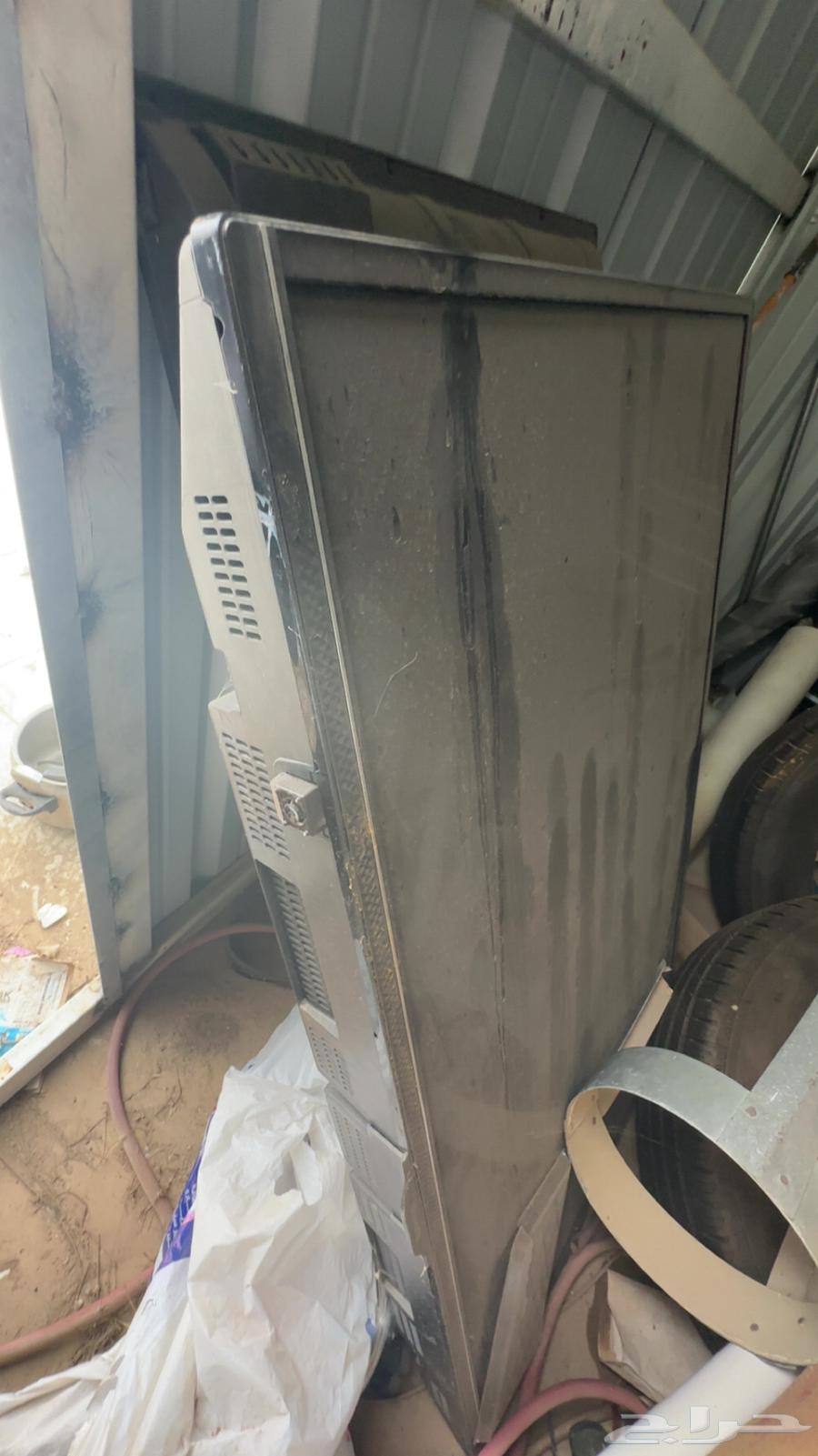 Two screens64354908727298110