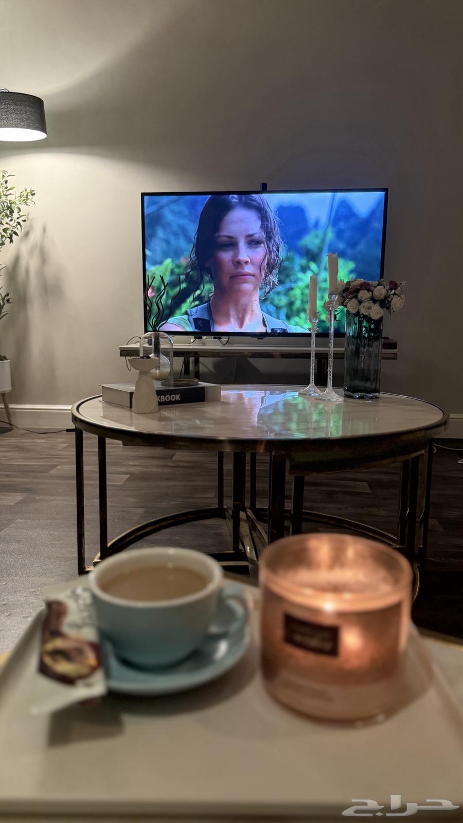 Coffee table and screen table64112669864707113