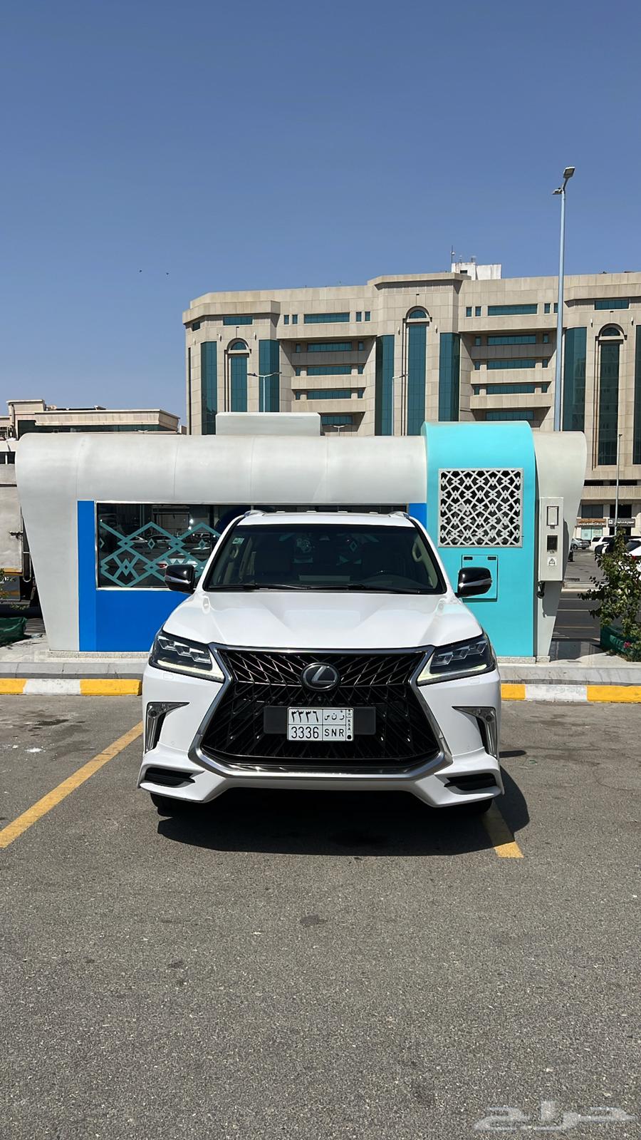 جيب لكزز LX57064354754566018112