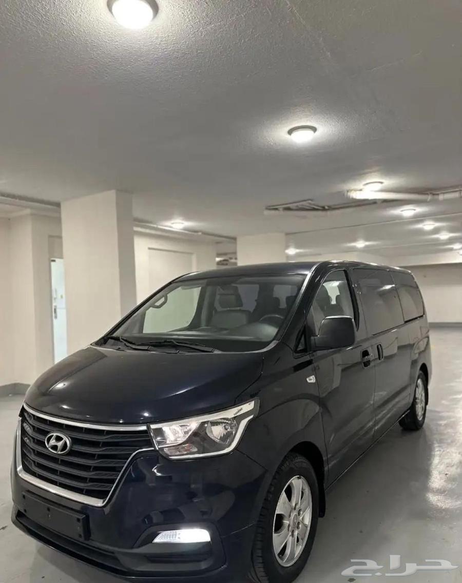 Starix bus for rent with driver64358756541571113