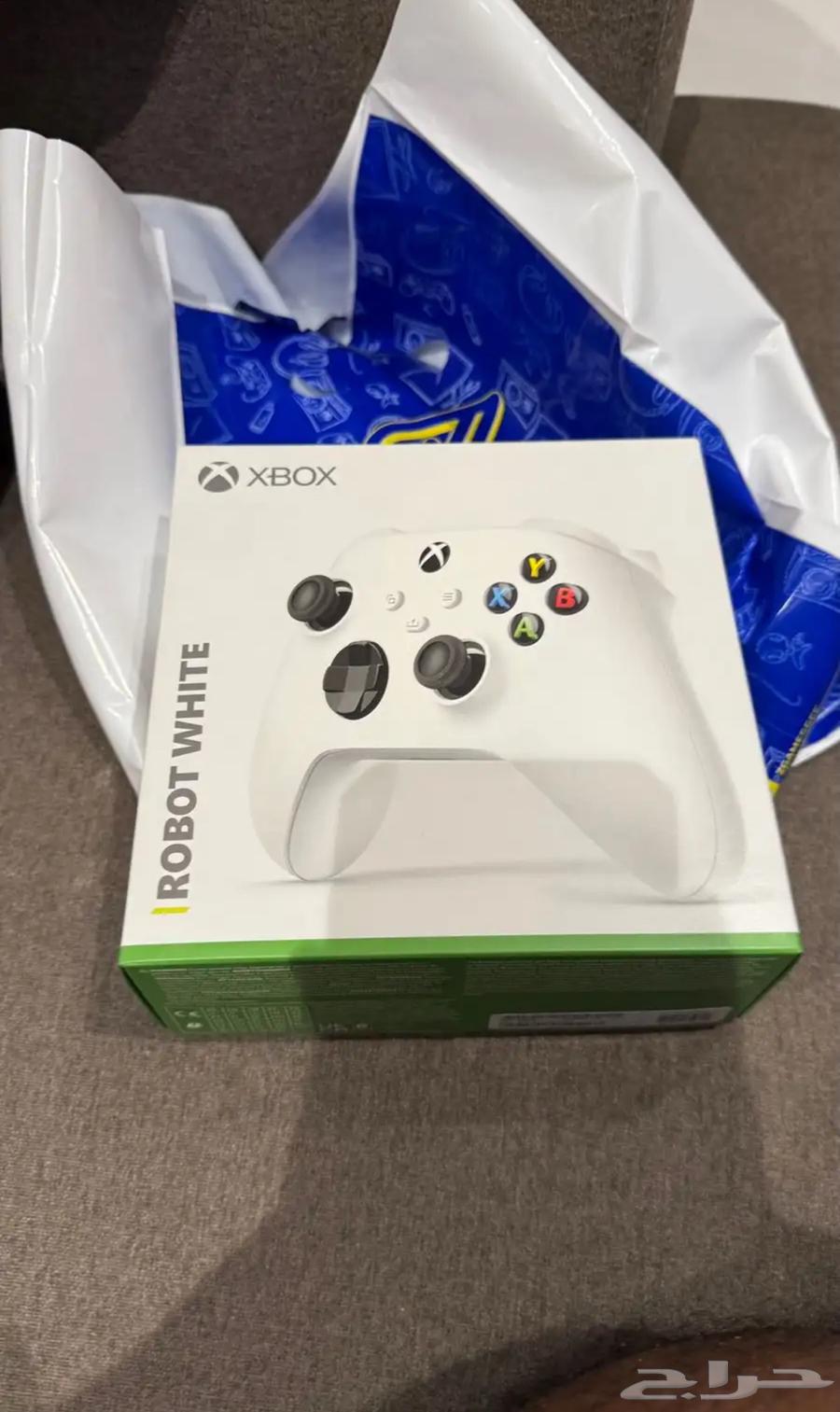 يد Xbox64107704162819110