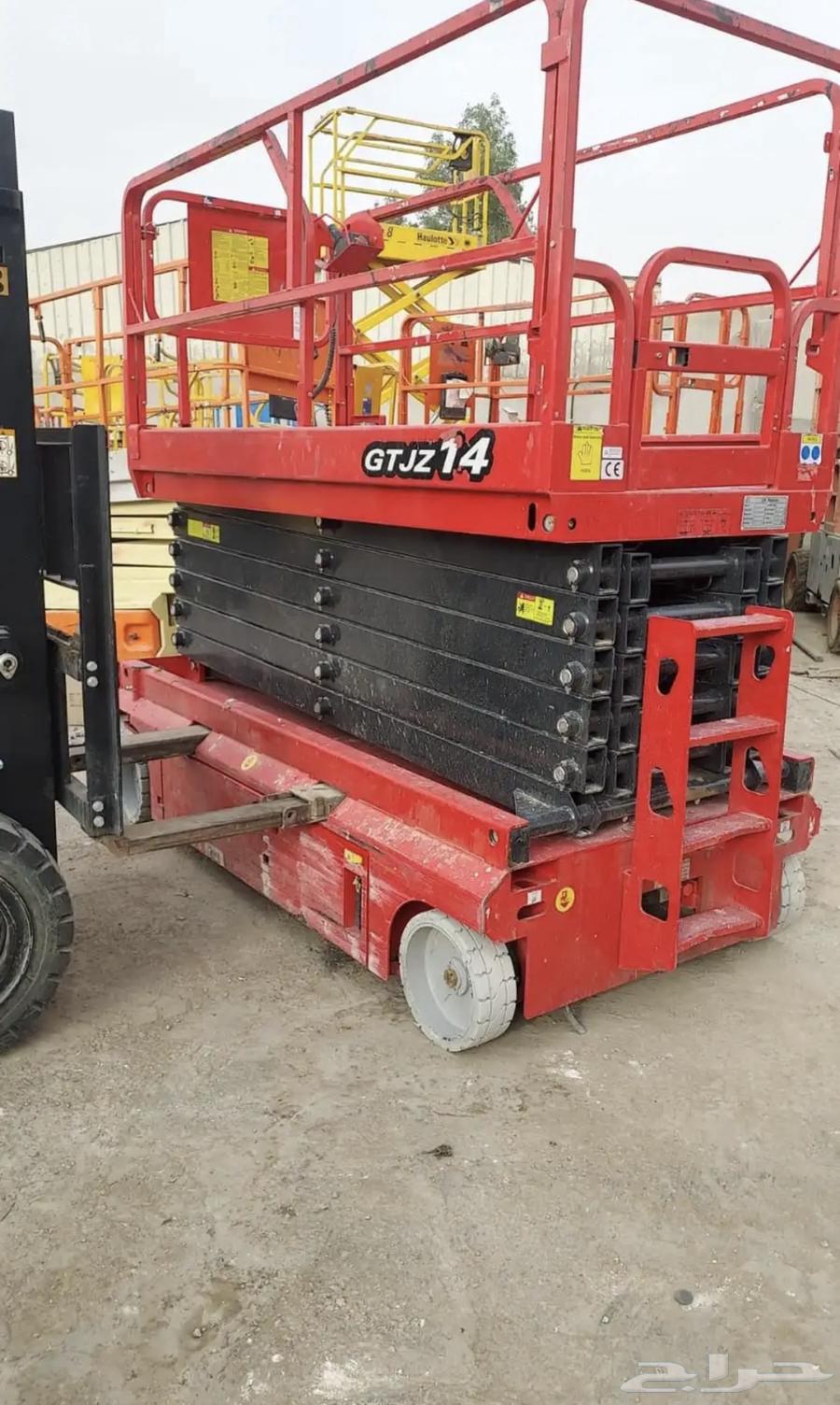 Forklift Caesarlift - Renta of Scissor and Forklifts64346724133378113