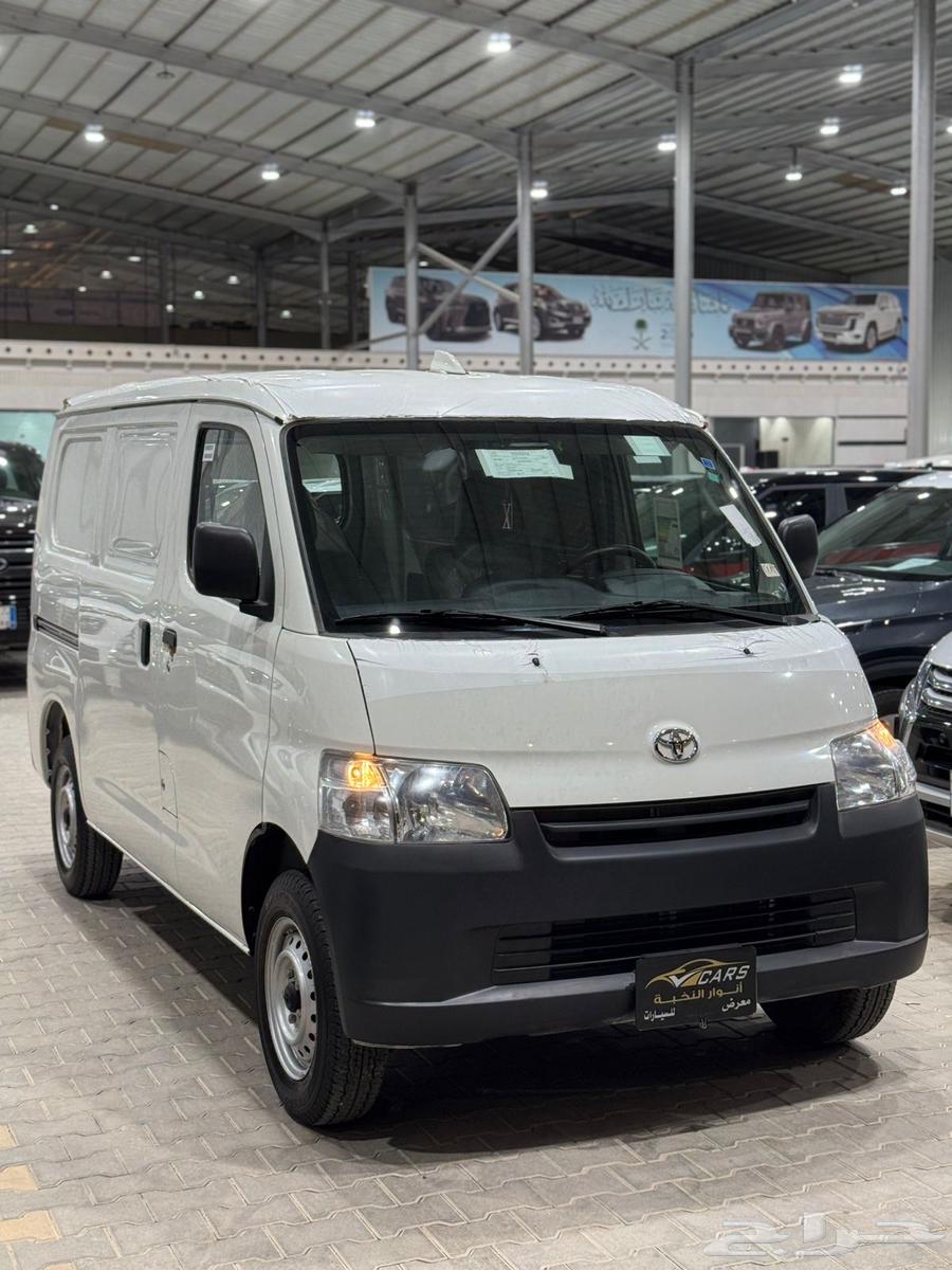 تويوتا لايت اس 2024 بنزين - عداد 2000 كيلو فقط64349580330627112