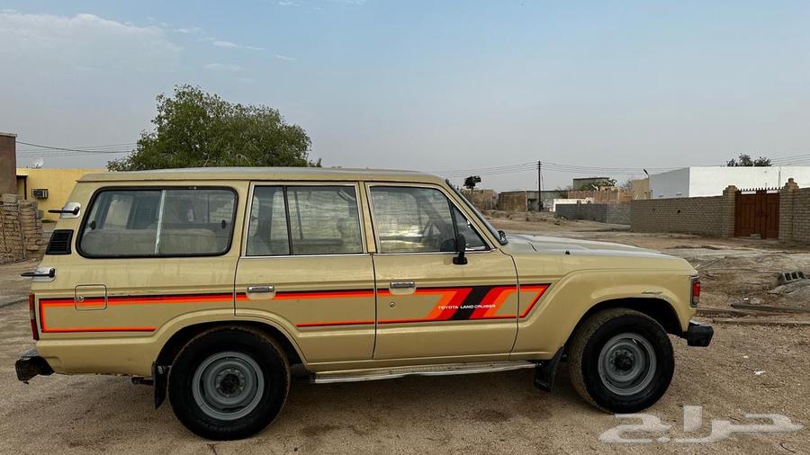 للبيع صالون مديل 83 نظيف64351790859393110