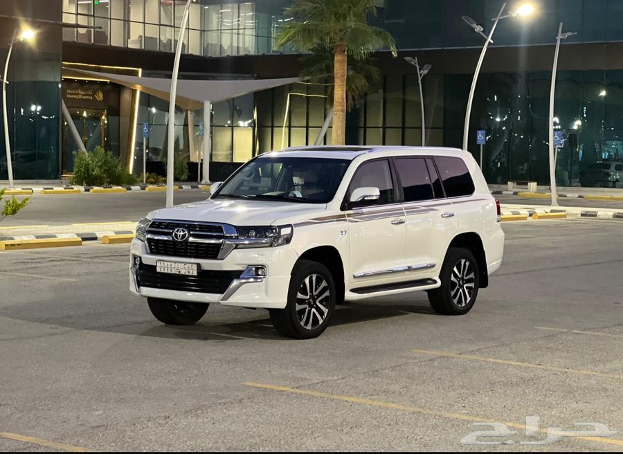 تويوتا لاند كروزر (2018) فل كامل اعلى فئة..تم البيع64356821314305114